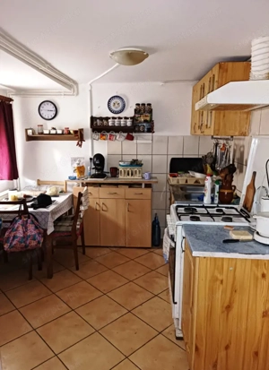 Eladó Szokolya központjában egy telken, 2 külön helyrajzi számon lévő házrész.   - kép 5