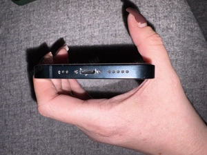 Eladó IPhone 13 100%-os akksival - kép 5