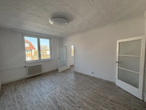 Tiszaújvárosban 2. emeleti, bútorozatlan lakás kiadó!  - kép 5