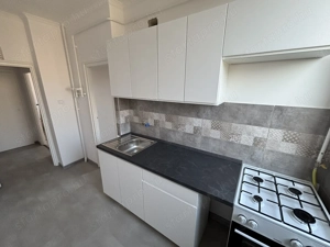 Tiszaújvárosban 2. emeleti, bútorozatlan lakás kiadó!  - kép 2