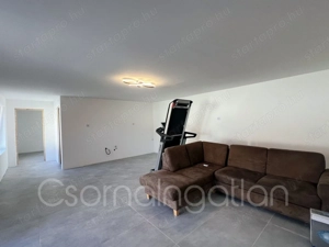 Rábaszentandrás - felújított 2 szobás téglaház dupla telken eladó - kép 2