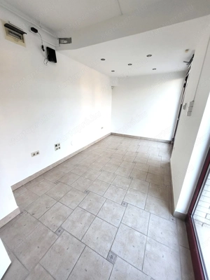 Eladó üzlethelyiség  Káposztásmegyer forgalmas részén! - kép 3