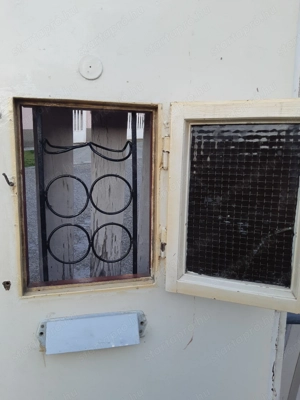 93x202cm bejárati ajtó tokkal jobbos kitekintő kis ablakkal - kép 6