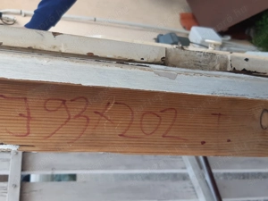 93x202cm bejárati ajtó tokkal jobbos kitekintő kis ablakkal - kép 8