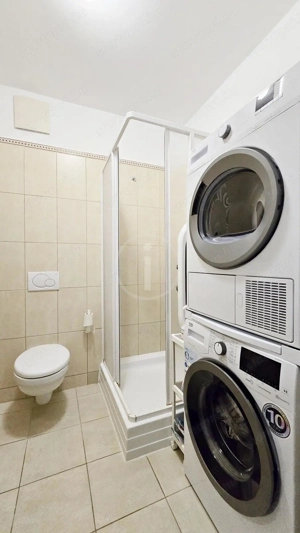 Corvin negyedben, emeleti lakás, hozzátartozó kocsibeállóval eladó! - kép 8