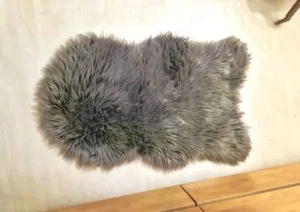 Ezüst-Szürke Nagy Szőrme Szőnyeg 1 m x 62 cm - kép 3