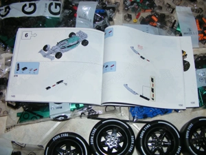 Lego komp. Technic 42206 422  Aston Martin Aramco AMR25 1:8 F1 autó 1912db metálzöld ÚJ - kép 14