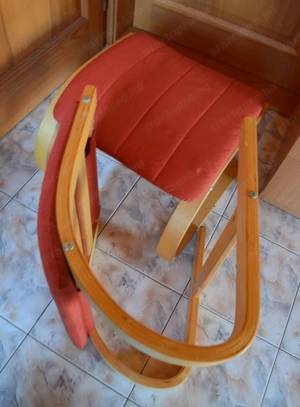 Eladó 2 db narancsszínű lábzsámoly Dunakeszin - kép 2