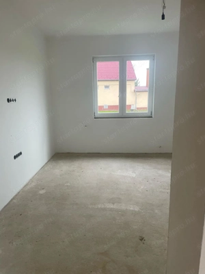  Eladó felújított családi ház új rönk terasszal és új gerendaházzal  - kép 9