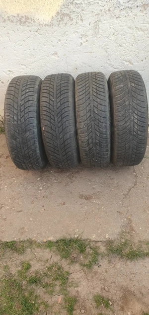 Eladó téli autógumi. 195 65R15 45.000Ft alkukepes - kép 3