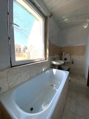 Kiskunhalas belvárosban felújítás alatt álló 2,5 szobás családi ház eladó! - kép 9