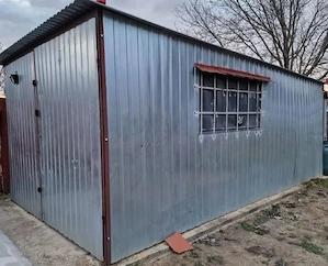 Mobilgarázs horgonyzott