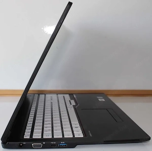 FUJITSU Notebook LIFEBOOK U758 laptop, 15,6'', Intel Core i5-7200U processzor, 8 GB RAM, 256 GB SSD. - kép 2