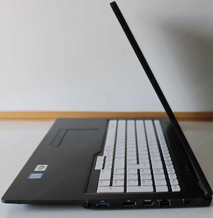 FUJITSU Notebook LIFEBOOK U758 laptop, 15,6'', Intel Core i5-7200U processzor, 8 GB RAM, 256 GB SSD. - kép 3