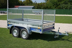 Új 2 tengelyes utánfutó (230x130cm) rácsos magasítóval most 738.000 Ft helyett 708.000 Ft