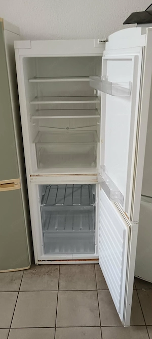 Használt Whirlpool WBE3111 Alulfagyasztós Hűtőszekrény [H17643] 1-3 hónap garanciával - kép 2