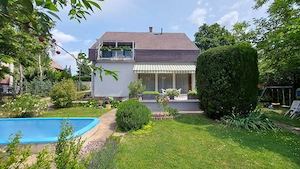 Kiadó családi ház ősfás kerttel Vérhalom legszebb részén!