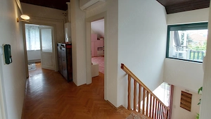 Kiadó családi ház ősfás kerttel Vérhalom legszebb részén! - kép 8