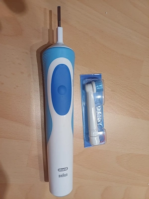 Oral-B elektromos fogkefe - kép 4
