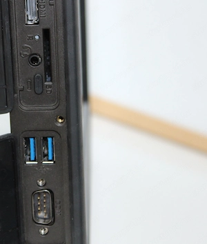 Winmate M133W Rugged Windows Tablet - kép 2