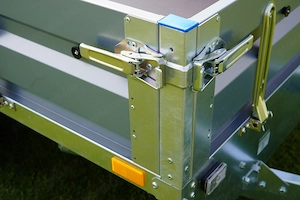 Áprilisi akcióval - új alsókerekes utánfutó (330x150cm) forgalomba helyezve - bruttó 874.000 Ft - kép 5