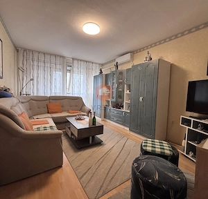 Pécs-Kertvárosi háromszobás lakás - kép 2