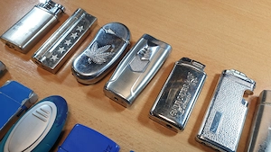 Öngyújtó gyűjtemény eladó, 15db - kép 5