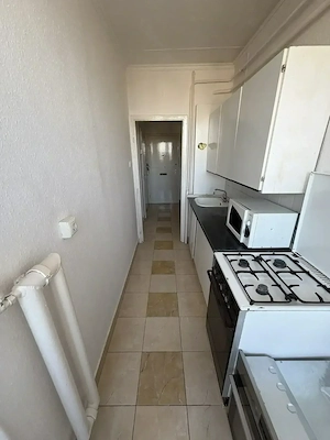 Nyíregyházán a Kossuth utcán, 1+1 szobás 9.emeleti panellakás eladó! - kép 2