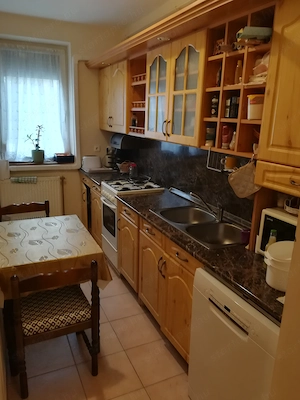 Nyíregyházán 1.emeleti 2 szobás lakás garázzsal eladó! - kép 3