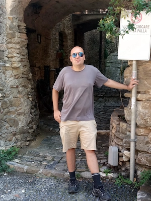 Gyógy és sportmasszőr cseremasszázshoz masszőrt keres!