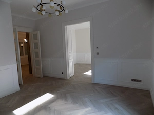 XII ker VÁROSMAJOR utcai  felújittott különbejáratú 3 szobás  utcai ezonnal költözhető lakás eladó! - kép 2