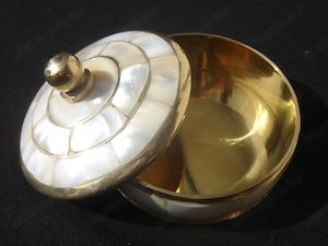 Kagyló berakással díszített ékszerdobozok  átmérője   7cm - kép 2