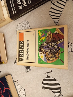 1+1 Jules Verne Kétévi vakáció  3000ft 2db óbuda + Jules Verne   Sándor Mátyás    személyesen óbudán - kép 2