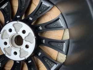 Tesla Model Y Performance Überturbine 100% gyári új felni szett  - kép 8