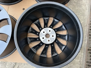 Tesla Model Y Performance Überturbine 100% gyári új felni szett  - kép 3