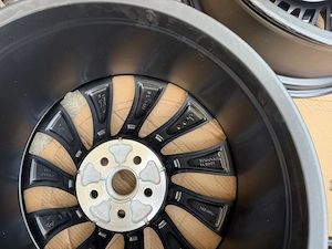 Tesla Model Y Performance Überturbine 100% gyári új felni szett  - kép 10