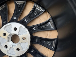 Tesla Model Y Performance Überturbine 100% gyári új felni szett  - kép 4