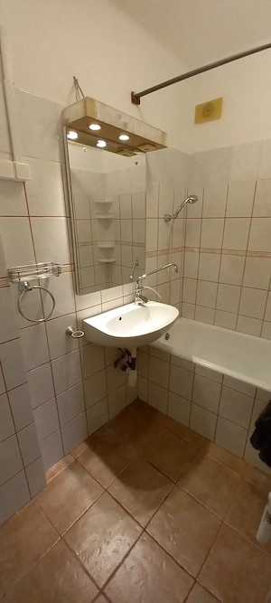 Miskolc Győri kapui 2 szobás felújított erkélyes klímás szigetelt lakás engedménnyel eladdó 