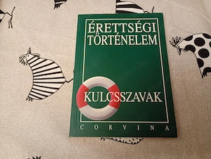 Történelmi fogalomtár Történelmi fogalomgyűjtemény 2000ft óbuda  személyesen óbudán lakcimemen vagy 