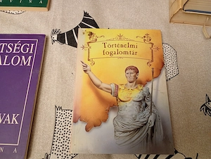 Érettségi irodalom - Kulcsszavak Kiss Judit Corvina Kiadó 2000ft óbuda   személyesen óbudán lakcimem - kép 3