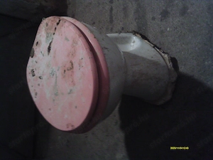 WC  csésze ,  beton károsult. pécs - kép 2