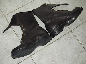 Újszerű magyar barna surranó katonai bakancs nr.7 (40-es) - kép 2