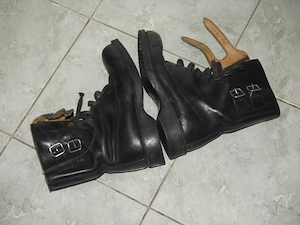 Szép magyar fekete surranó katonai bakancs nr.5 (42-es) - kép 2