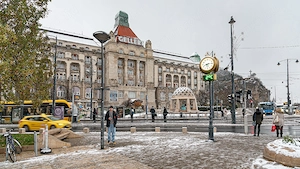 Rendszeres pár órás távmunka, heti fizetés