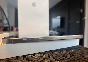 Új iPhone 16 Pro Max, dobozzal együtt, minden tartozék megvan  - kép 2