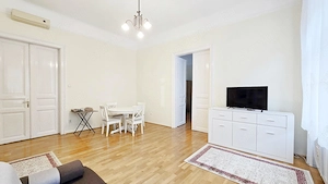 Felújított, berendezett, gépesített, emeleti lakás kiadó! - kép 6