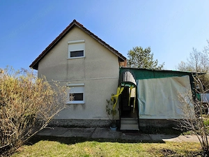 Dömsöd, 2 szintes nyaraló, a Ráckevei Duna közelében eladó!