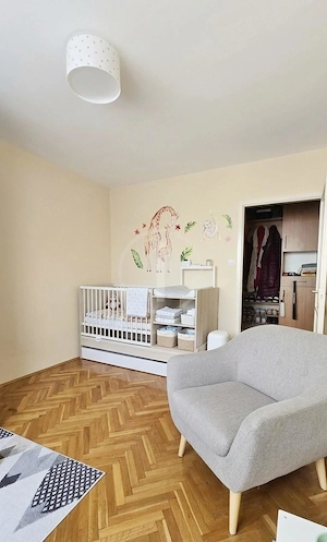 Zugló zöldövezetében, családias, csendes, erkélyes lakás eladó! - kép 2