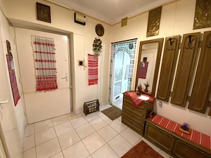 Kiskunhalas városközpontban a Főtéren eladó egy 1. emeleti 2 szobás lakás - kép 6