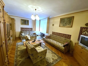 Kiskunhalas városközpontban a Főtéren eladó egy 1. emeleti 2 szobás lakás - kép 4